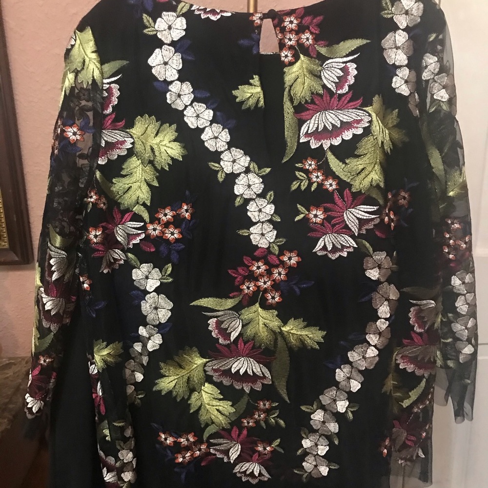 Karen Kane Embroidered Blouse - Picture 4 of 4